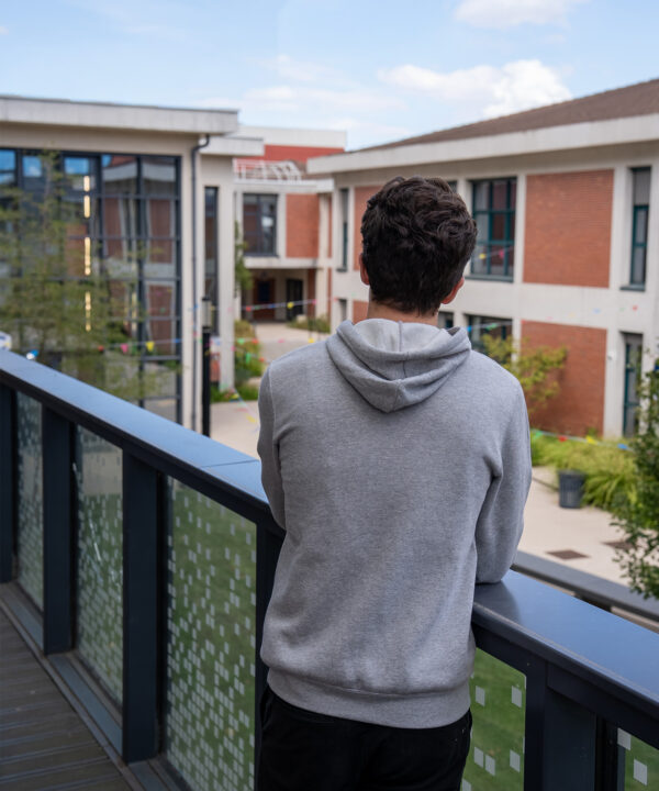 Le sweat must-wear du campus – Image 4